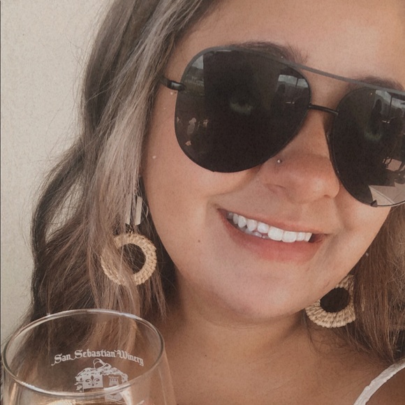 Meet your Posher, Rachel - Picture 1 of 1